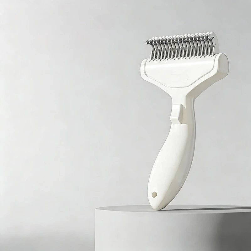 Curved-Teeth Detangling Comb