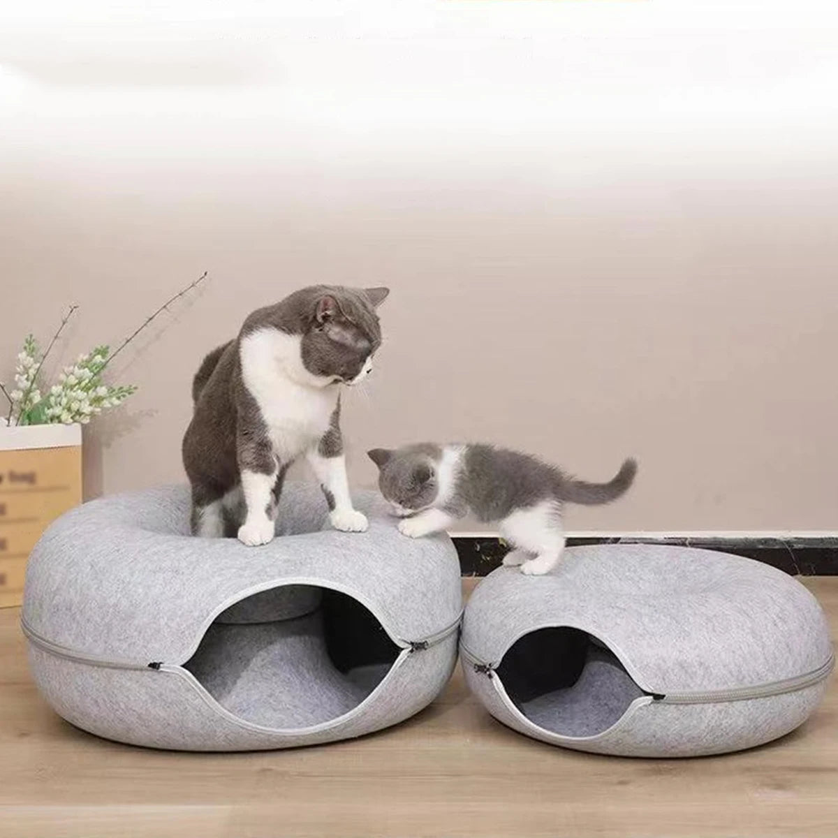 Felt Tunnel Donut Bed
